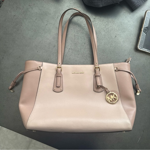 Voyager Medium Two-Tone Crossgrain Leather Tote Bag 30H9GV6T2L  Michael Kors - Picture 3 of 6